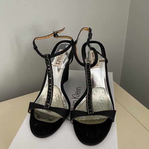 Badgley Mischka Wedge Heel Sandal - Picture 2 of 4